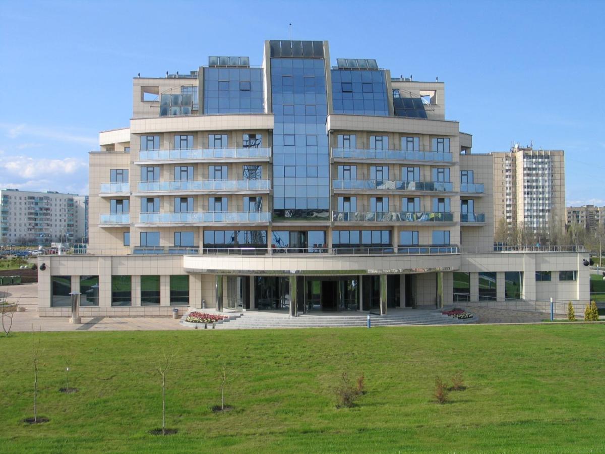 Готель Елада 尤日内 外观 照片
