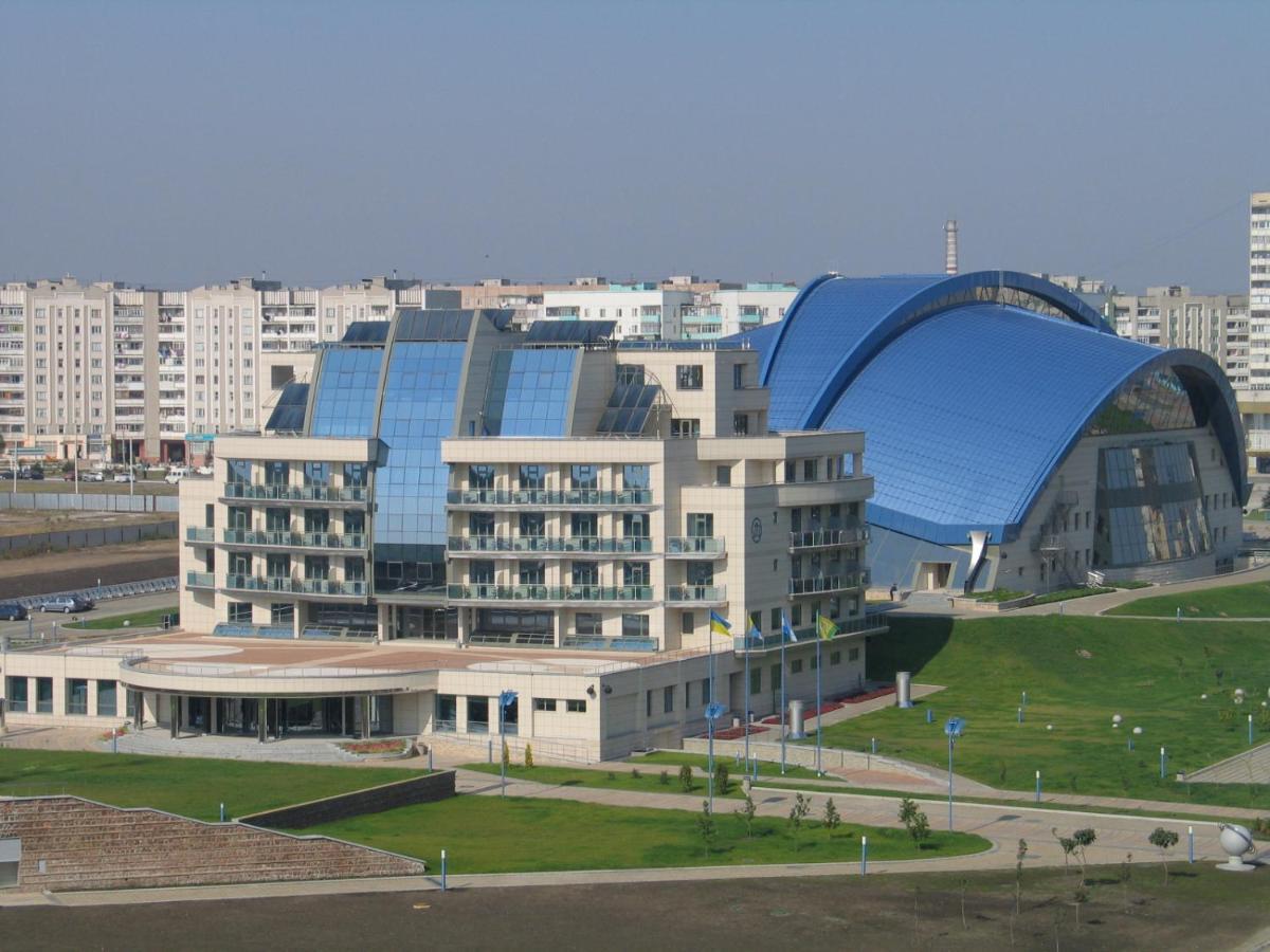 Готель Елада 尤日内 外观 照片
