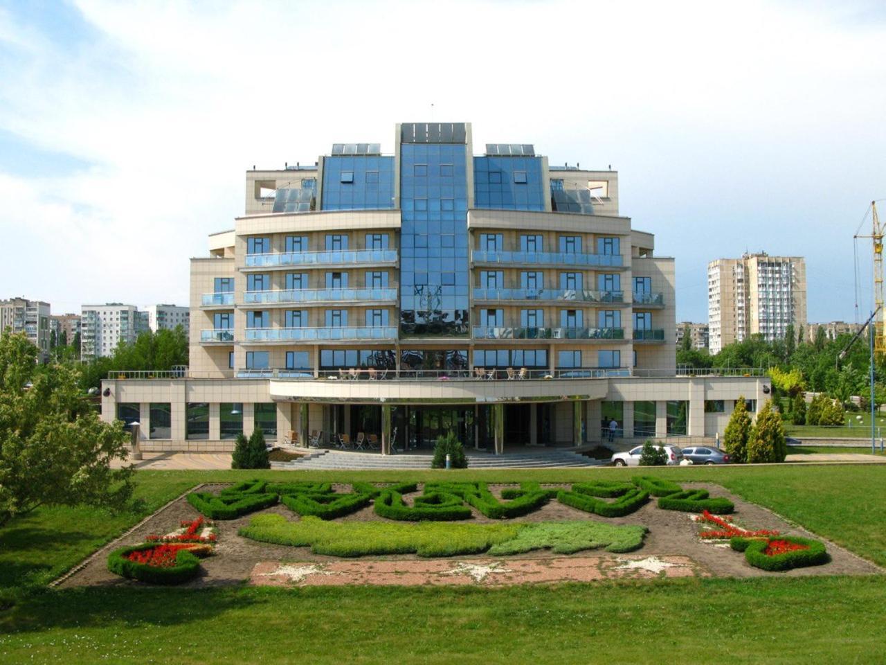 Готель Елада 尤日内 外观 照片